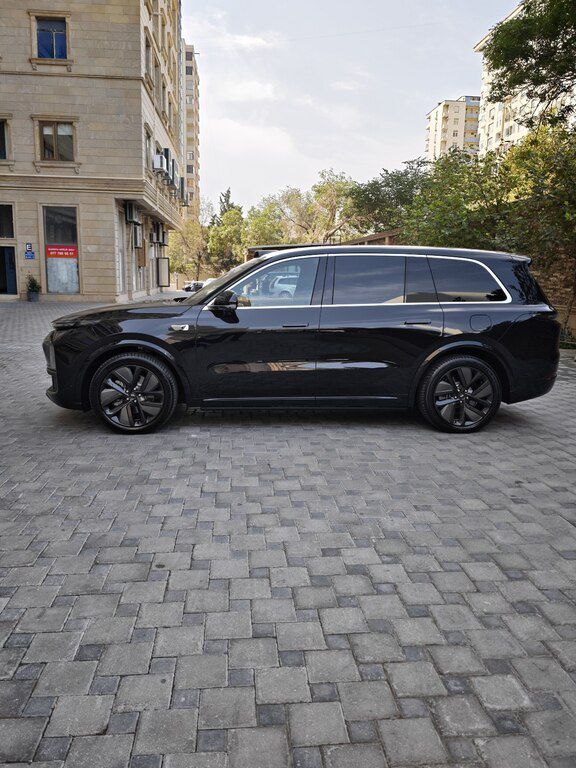 Li Auto L9, 1.5 L, 52.3 kWh, 2024 il, 13 600 km 77-GC-707 — Avtomobillər, Bakı (3)
