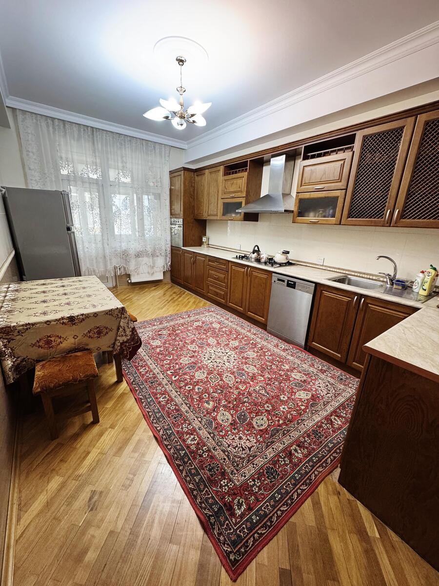 Satılır 4 otaqlı köhnə tikili 135 m² — Mənzil, Bakı (12)