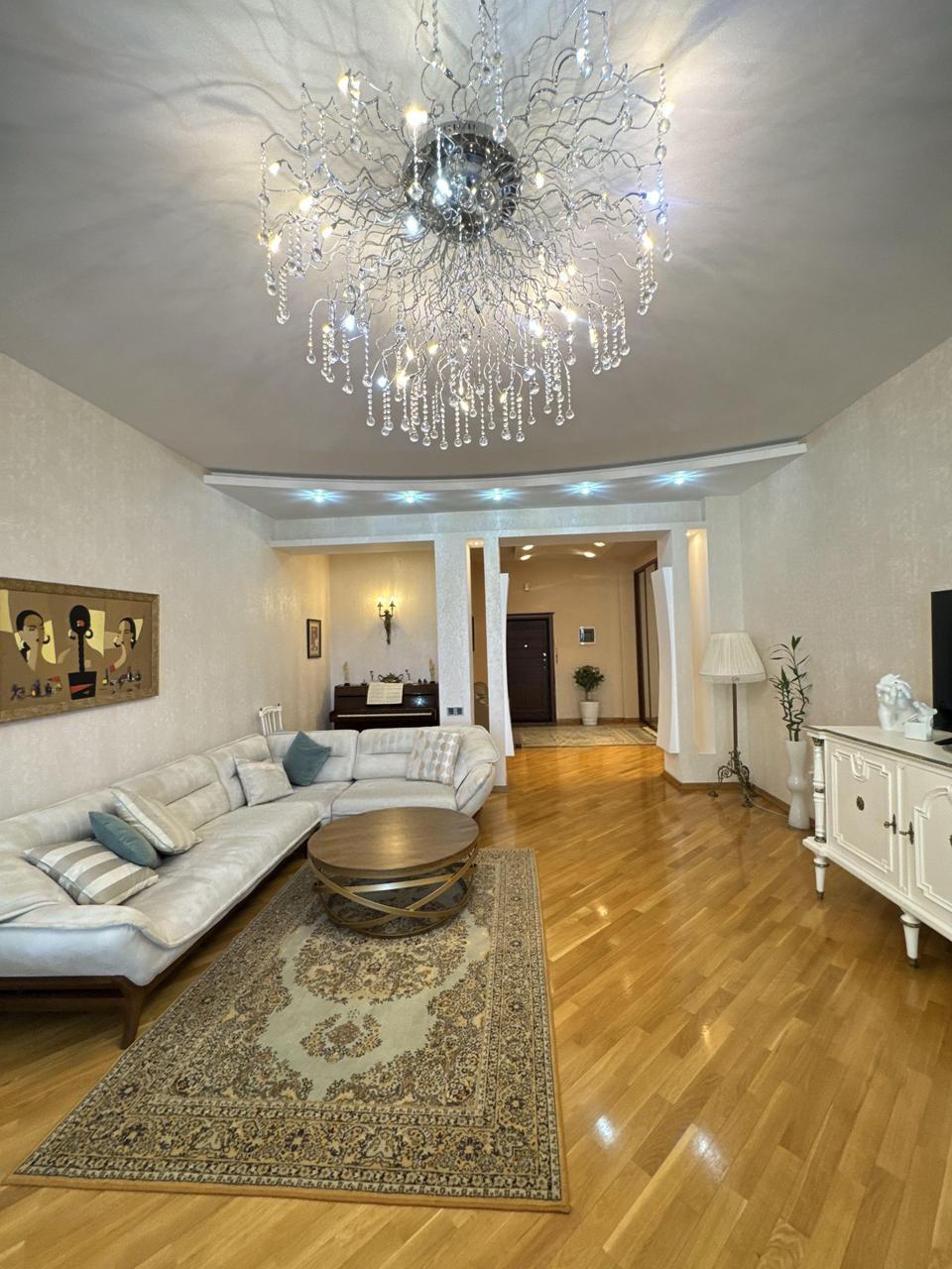 4 otaqlı mənzil, 190 m², Aşıq Alı küçəsi — Mənzil, Bakı (9)