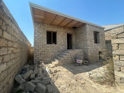 Həyət evi, Binə qəs — Bakı