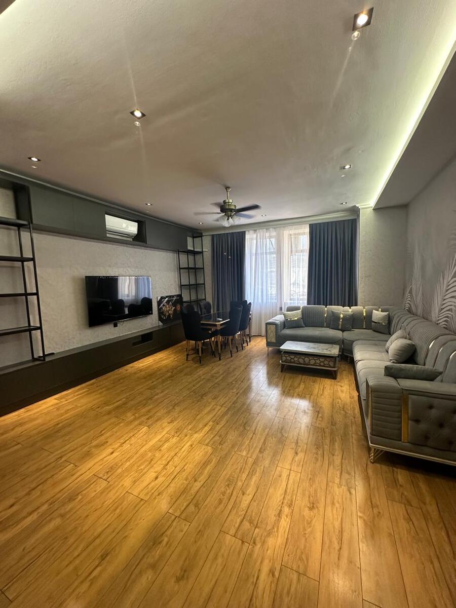 Satılır 3 otaqlı köhnə tikili 125 m² — Mənzil, Bakı (2)