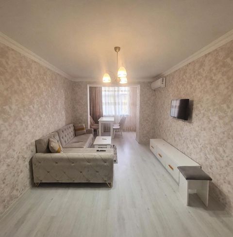 Satılır 2 otaqlı köhnə tikili 65 m² — Bakı