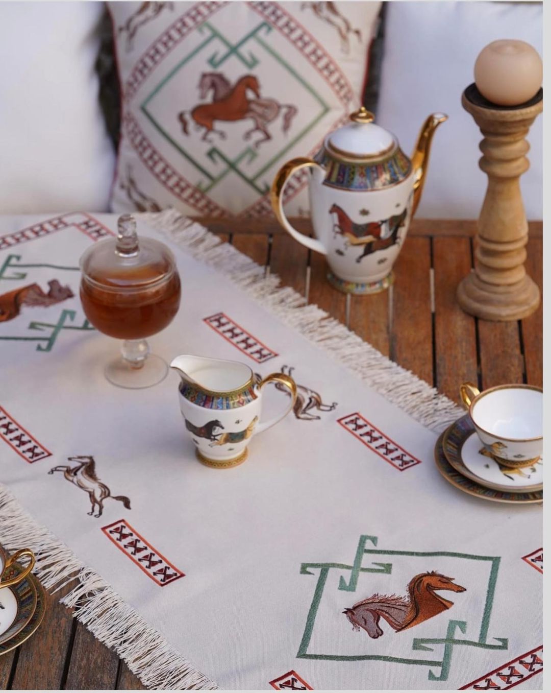 Süfrə Qarabağ atları, 50x150 sm, ağ — Mallar, Bakı (3)