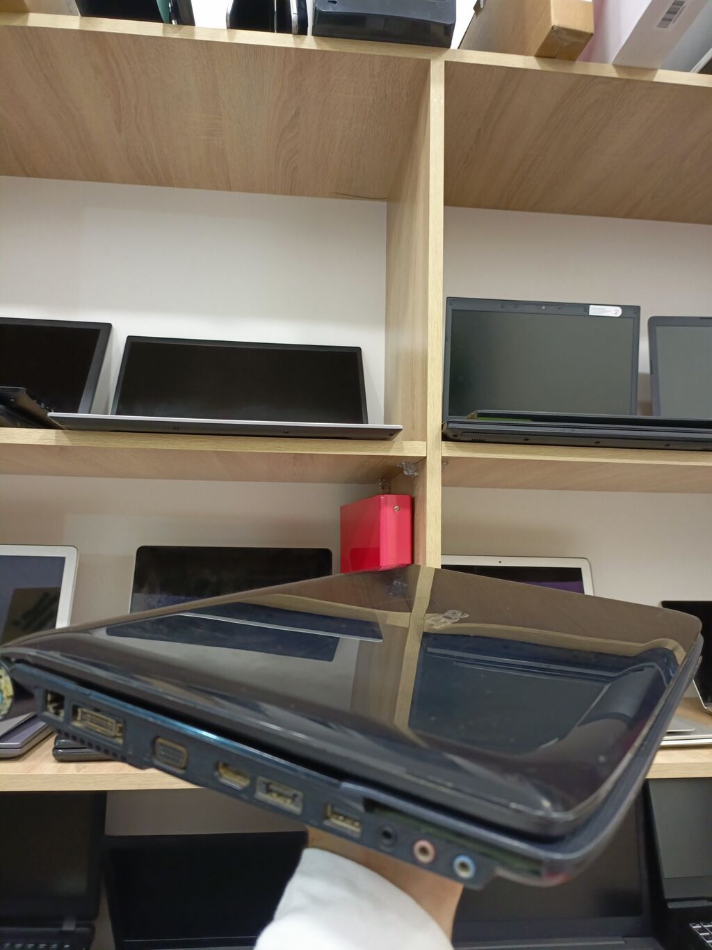 Acer noutbuk Xüsusiyyətlər: - Ekran: təxminən 15.6" (parlaq səth) — Acer, Bakı (2)