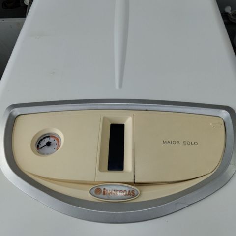 Kombi immerqas 32 kw 2 esenjor zemanetle — Bakı