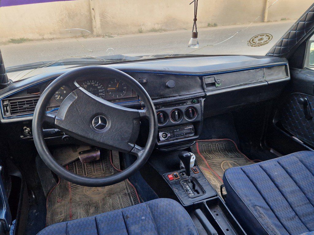 Mercedes 190, 2.0 L, 1990 il, 256 000 km 33-BX-542 — Avtomobillər, Bakı (2)
