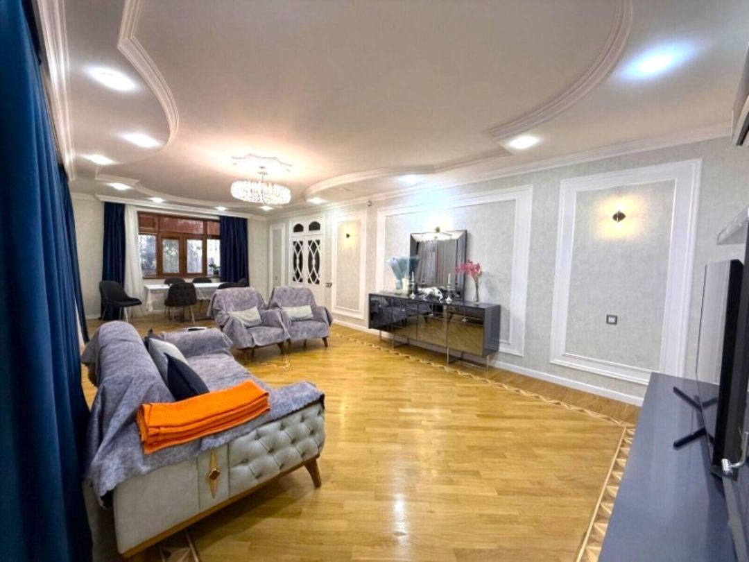 Satılır 6 otaqlı həyət evi/bağ evi 400 m² — Ev, villa, Bakı (6)