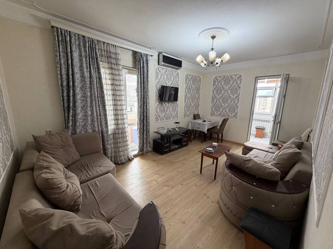 Satılır 2 otaqlı köhnə tikili 50 m² — Mənzil, Bakı (3)