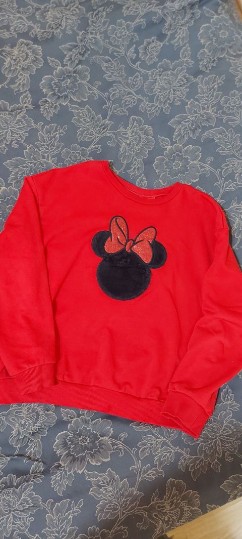 LC Waikiki x Disney qız uşaq sviteri - Rəng: qırmızı - Model: ön — Bakı