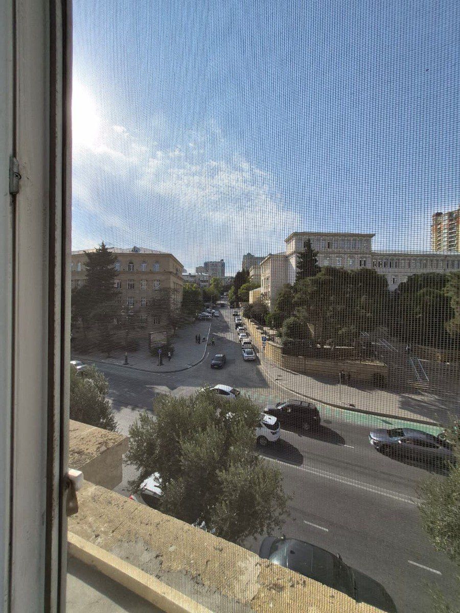 Satılır 2 otaqlı köhnə tikili 64 m² — Mənzil, Bakı (5)