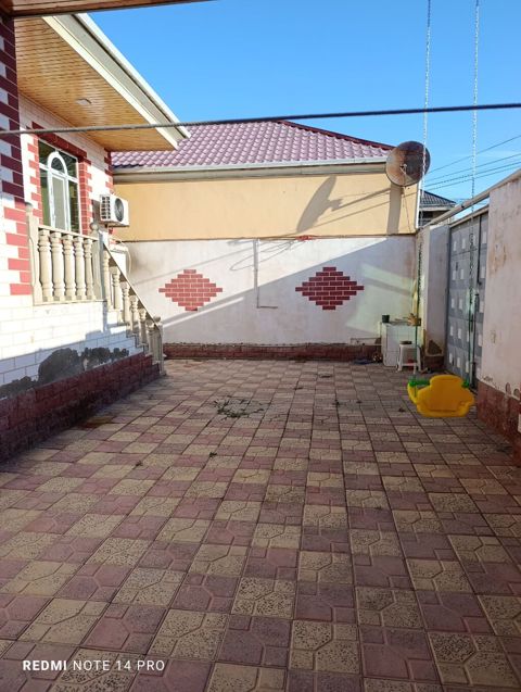 Salam. Ev 120 m², 4 otaqdan ibarətdir. Zabrat 1 də 307 nömrəli — Bakı