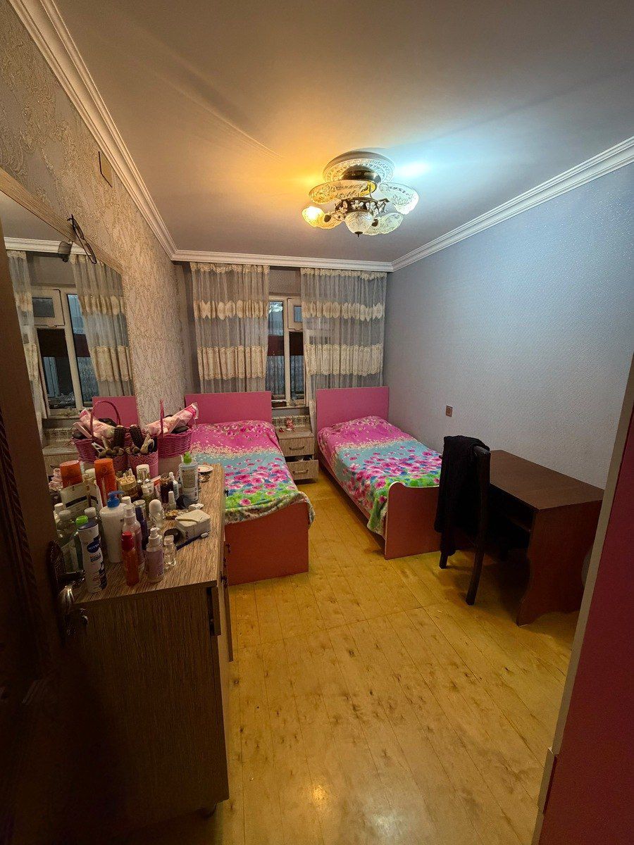 Satılır 5 otaqlı köhnə tikili 90 m² — Mənzil, Bakı (2)