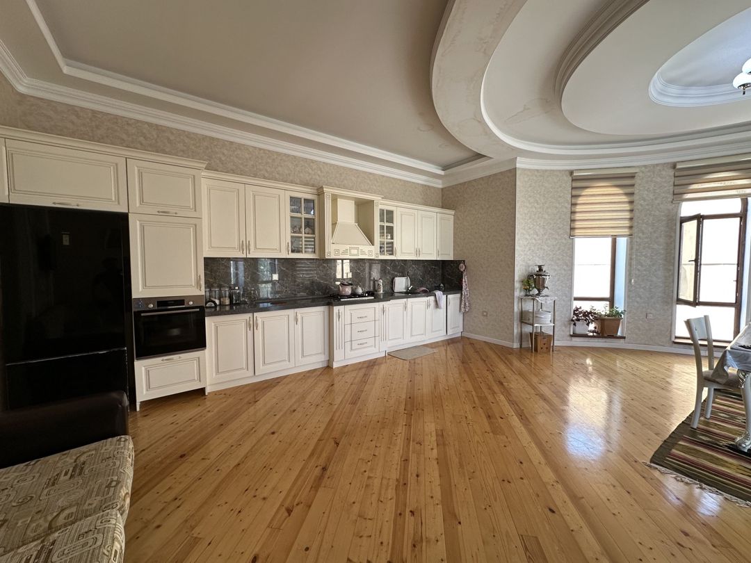 Satılır 9 otaqlı həyət evi/bağ evi 800 m² — Ev, villa, Bakı (6)
