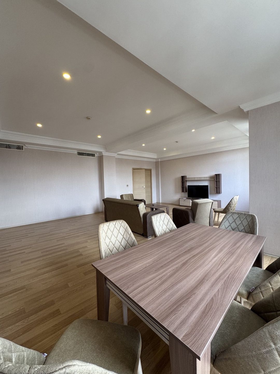 İcarəyə verilir 3 otaqlı yeni tikili 175 m² — Mənzil, Bakı (2)