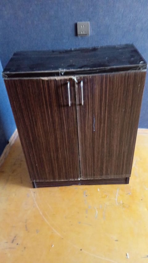 İki qapılı kompakt şkaf - Material: laminat/taxta kompozit, tünd — Bakı