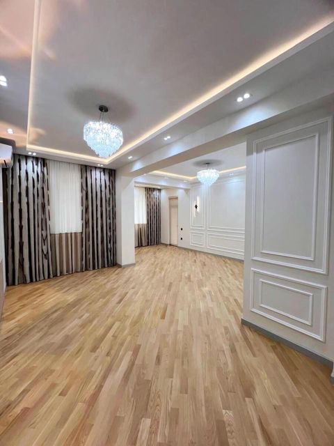 Satılır 4 otaqlı yeni tikili 200 m² — Bakı