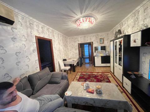 Satılır 4 otaqlı köhnə tikili 105 m² — Bakı