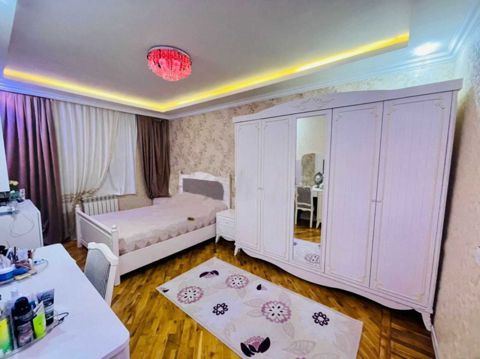 Satılır 3 otaqlı köhnə tikili 85 m² — Bakı
