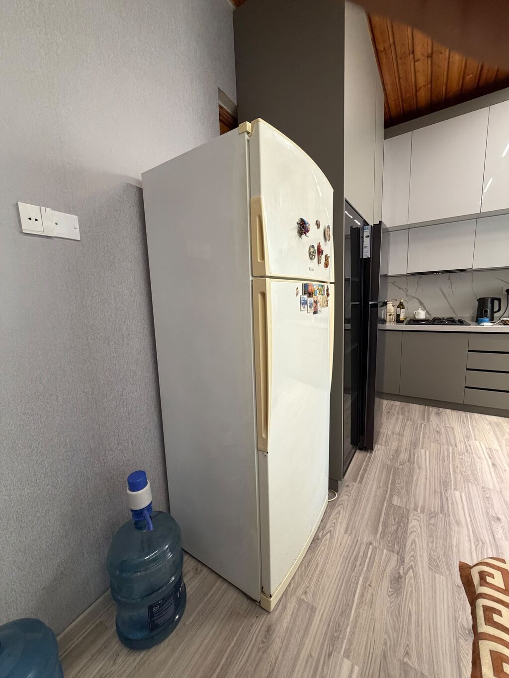 Vestel soyuducu - Yuxarıda dondurucu bölmə, aşağıda əsas soyuducu — Soyuducular, Bakı (2)