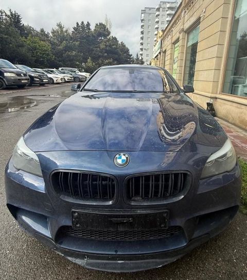 BMW 528: 2 l 2012 il Sedan — Bakı
