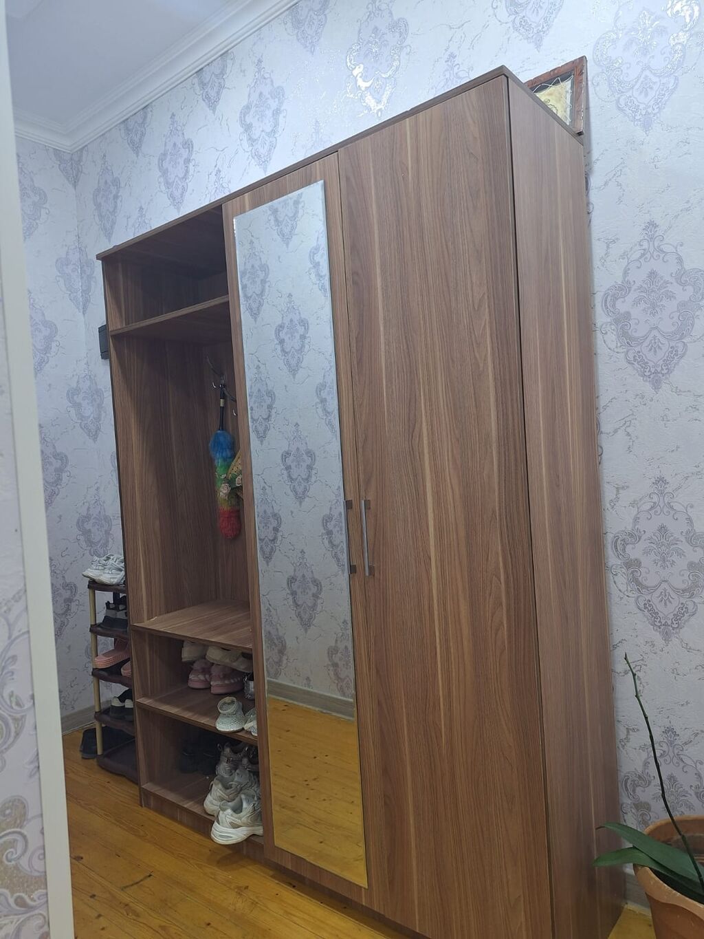 Dolab heç bir problemi yoxdur.Qiymeti 150 azn.Ünvan Buzovna(Zülfiyyə) — Mebel, Bakı