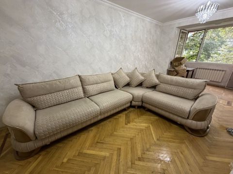 Yeni, Künc divan, Divan — Bakı