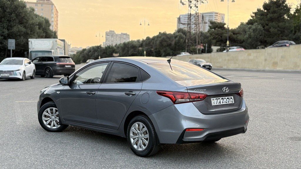 Hyundai Accent, 1.4 L, 2018 il, 300 000 km — Avtomobillər, Bakı (3)