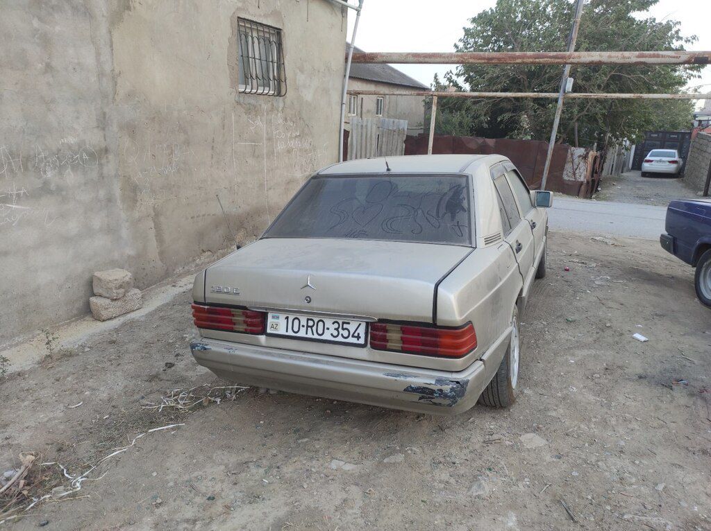 Mercedes 190, 2.0 L, 1990 il, 632 471 km 10-RO-354 — Avtomobillər, Bakı (3)
