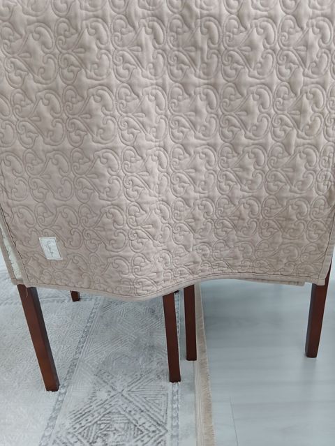 İkili tərəfli quilted divan örtüyü / plaşet - Rənglər: bir tərəfi bej — Masazır
