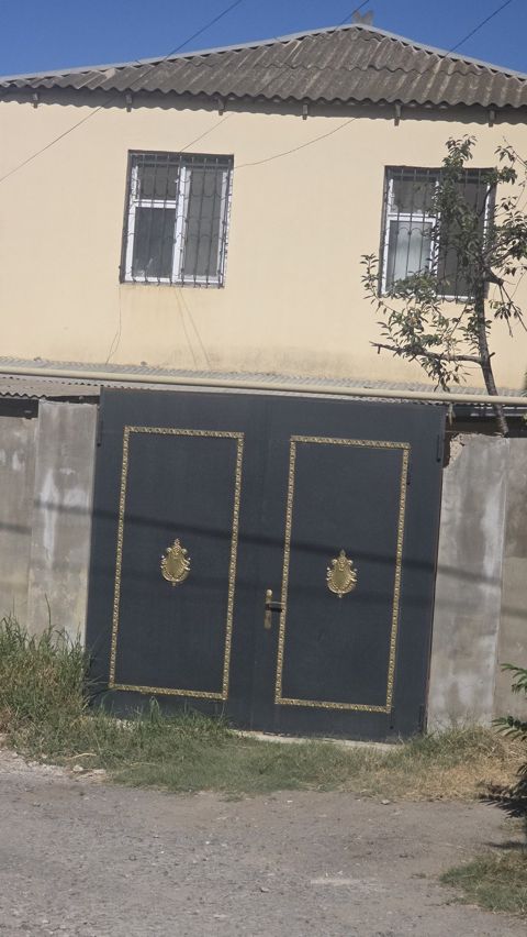 Satılır 3 otaqlı həyət evi/bağ evi 130 m² — Bakı