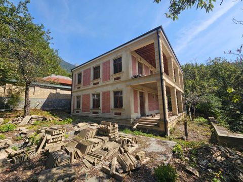 Satılır 5 otaqlı həyət evi/bağ evi 250 m² — Qəbələ