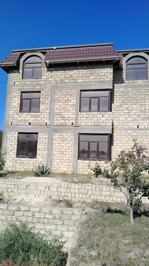Satılır: Məştağada bağ evi və torpaq sahəsi satılır -10 sot torpaq və — Bakı