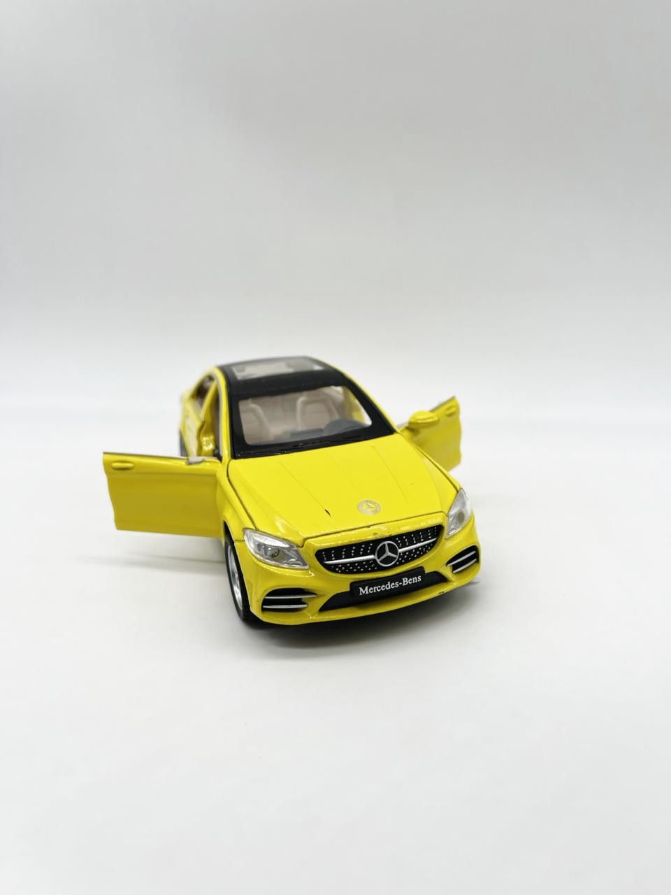 Maşın Mercedes-Benz C260L, metal, sarı — Mallar, Bakı