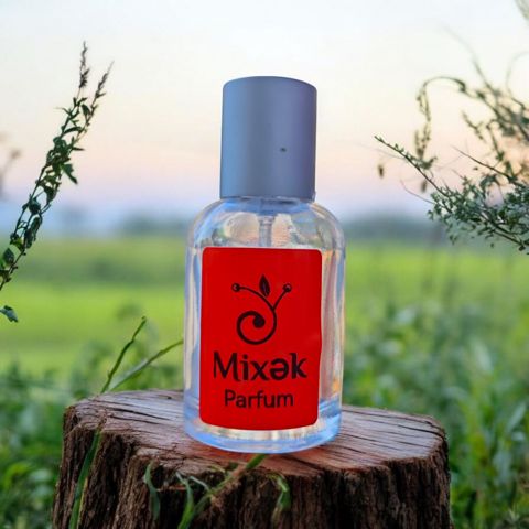 Mixək Parfum Tobacco Vanilla Extrait De Parfum uniseks 30 ml A9843 — Bakı