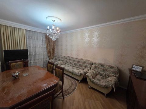 Satılır 3 otaqlı köhnə tikili 80 m² — Bakı