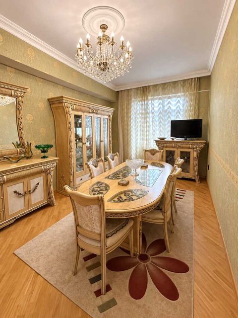 Satılır 3 otaqlı yeni tikili 130 m² — Bakı