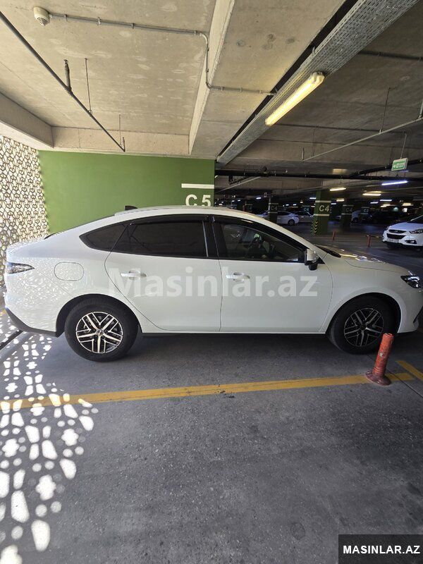 BYD Seal 05 Plug-in Hybrid, 2025 il — Minik avtomobili icarəsi, Bakı (4)
