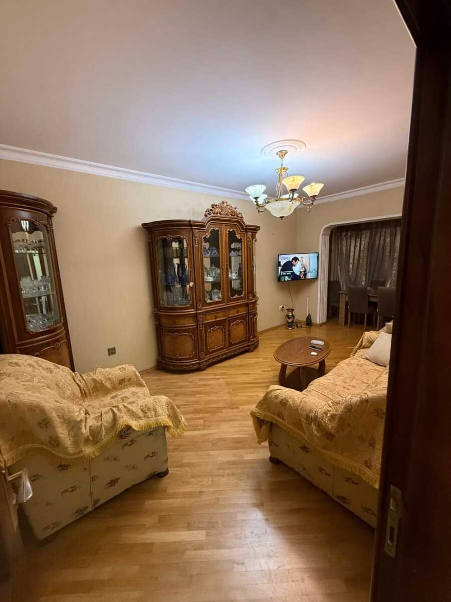 Satılır 4 otaqlı köhnə tikili 105 m² — Mənzil, Bakı (2)