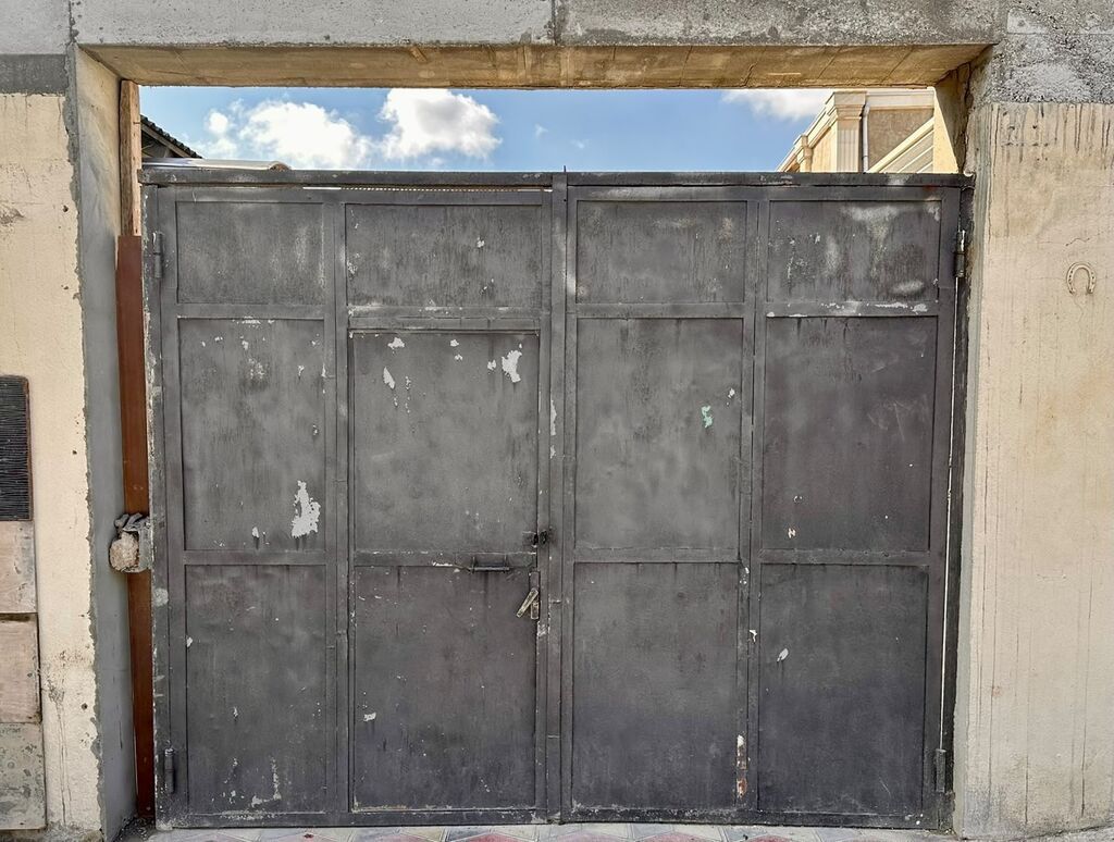 Darvaza 300/250sm 290azn Qaracuxur 8586 leli — Pəncərələr, qapılar, balkonlar, Bakı