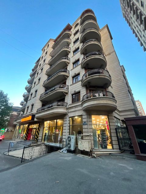 5 otaqlı mənzil, 210 m², Azadlıq prospekti — Elmir Agayev