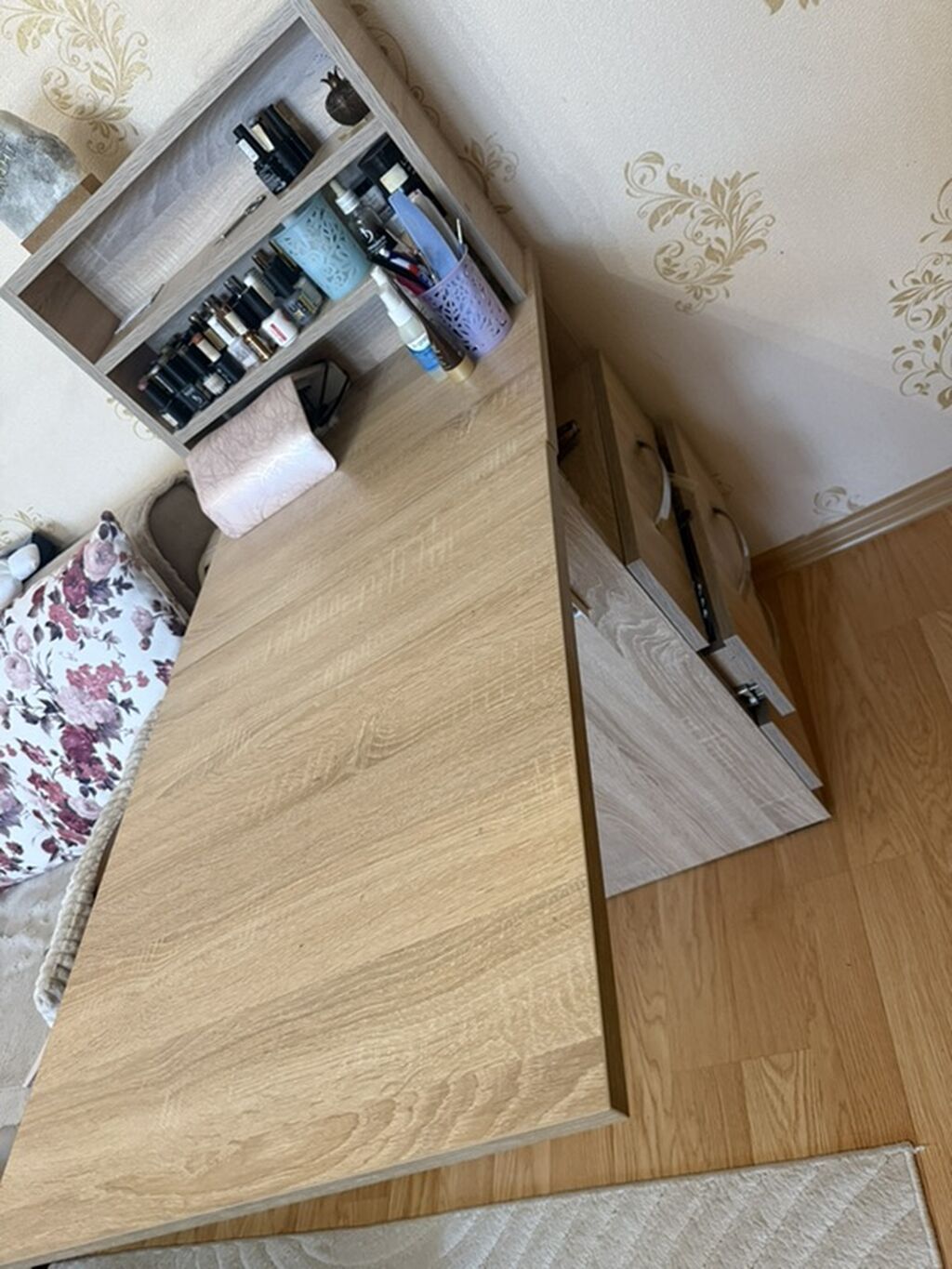 Transformasiya olunan iş/kiprik-dırnaq masası - Material: ağcaqayın — Salon mebeli, Sumqayıt