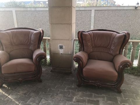 Klassik üslubda dəri mebel dəsti - Tərkibi: 3 nəfərlik divan + 2 ədəd — Novxanı
