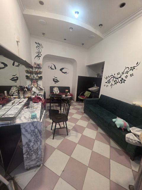 Satılır obyekt 18 m² — Bakı