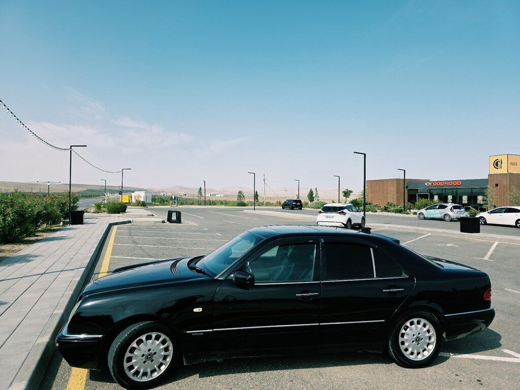 Mercedes E 320, 3.2 L, 1998 il, 298 000 km — Avtomobillər, Bakı (3)