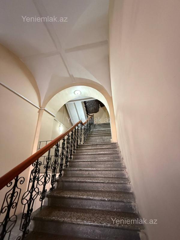 Kirayə 3 otaqlı Bina evi menzil (Köhnə tikili), 80 m², Səbail rayonu — Mənzil, Bakı (3)