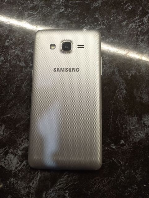 Samsung 8 GB, rəng - Gümüşü, Sensor — Bakı
