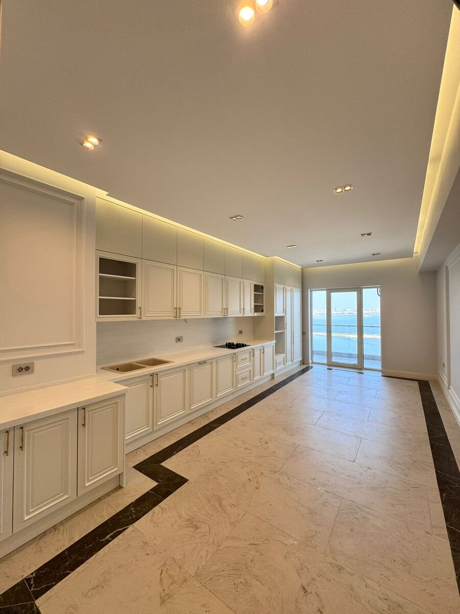 Satılır 4 otaqlı yeni tikili 240 m² — Mənzil, Bakı (9)