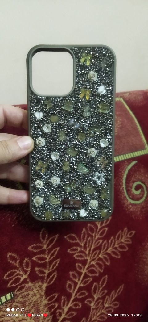 Swarovski bəzəkli telefon qabı - Model: böyük kamera kəsiyi ilə (3/4 — Saray