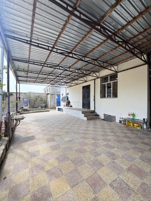 Satılır 4 otaqlı həyət evi/bağ evi 140 m² — Bakı