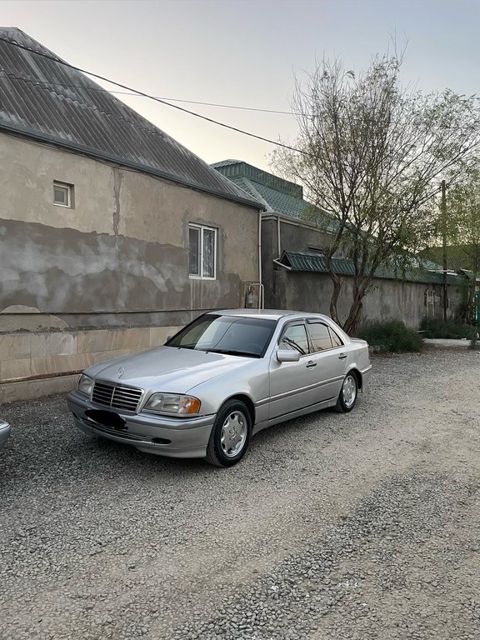 Mercedes C 220, 2.1 L, 2004 il, 400 000 km — Bakı
